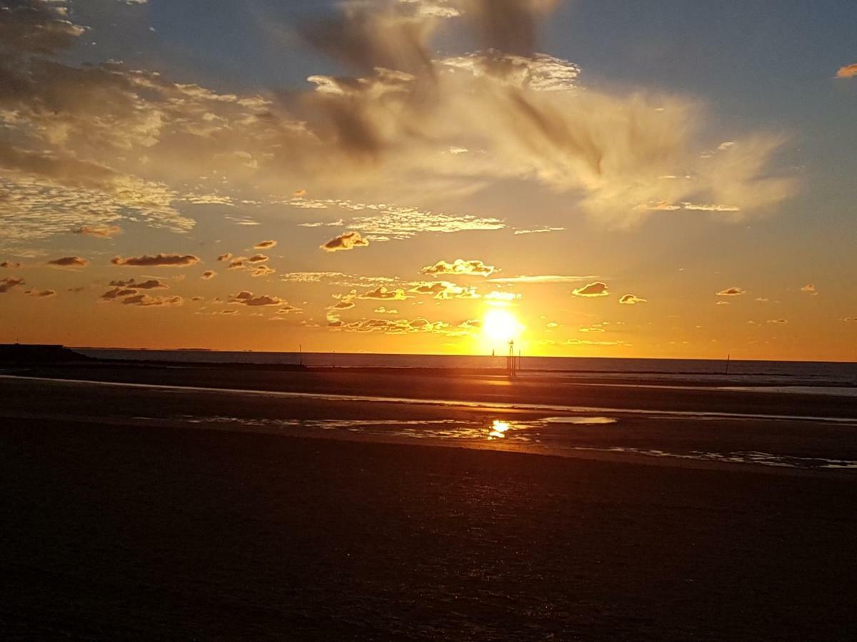 Duplex 50 M2 Au Pied Des Planches Apartment Trouville-sur-Mer Bagian luar foto